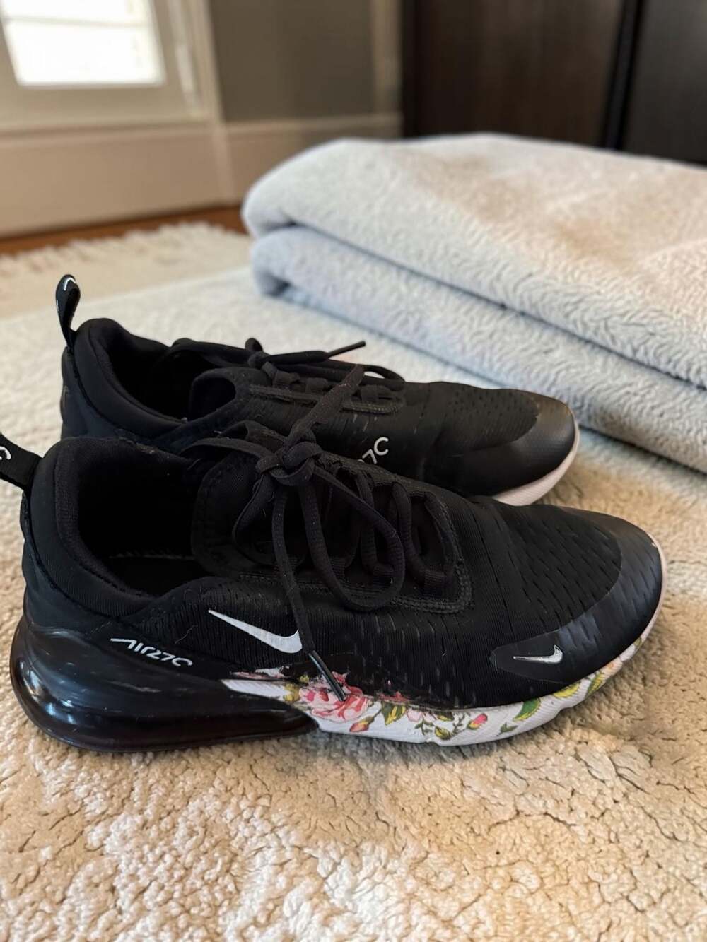 Nike Air Max 270 Floral Sneakers Women's Size 8.5